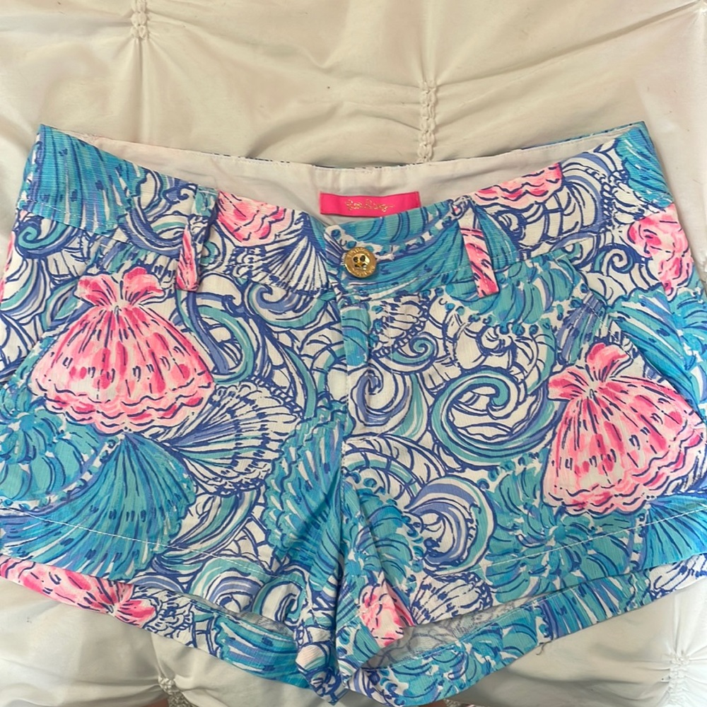 Lilly Pulitzer shorts!! 💗